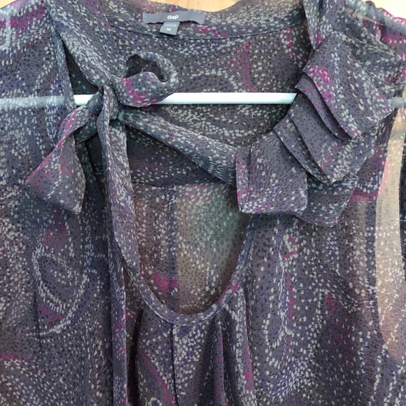 GAP Sheer Blouse - Picture 2 of 4
